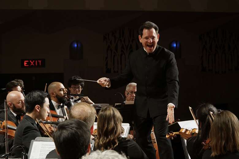 David Bernard conducts the Massapequa Philharmonic Orchestra