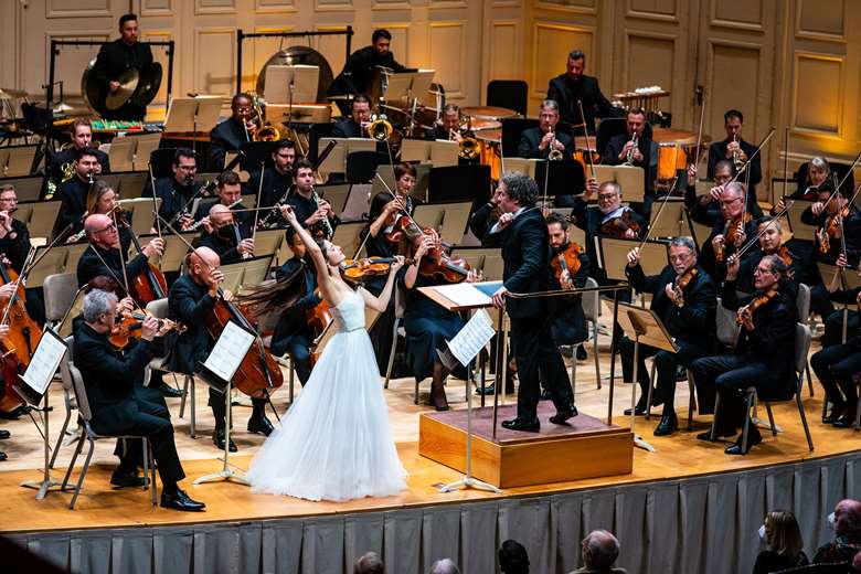 María Dueñas with Dudamel and his LA Phil (Photo: Robert Torres / Celebrity Series of Boston)