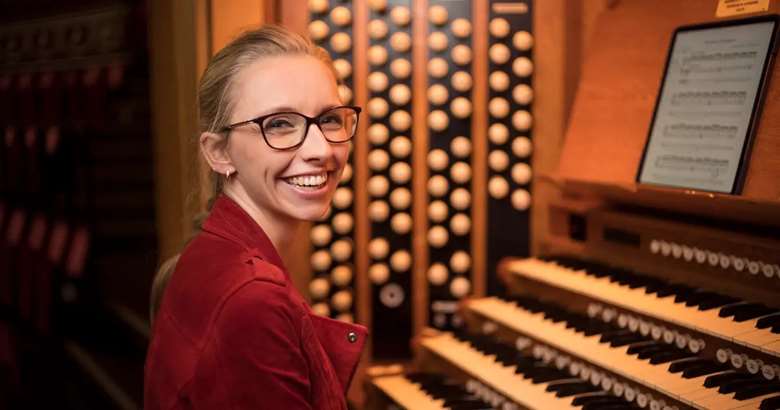 Anna Lapwood at the bench of the Royal Albert Hall organ (Photo: Nick Rutter)